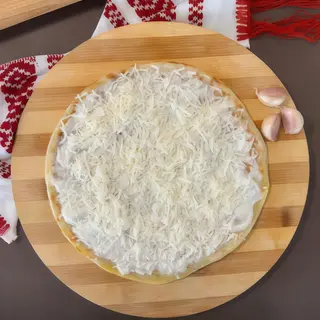 Plăcintă cu cartofi, brânză, smântână