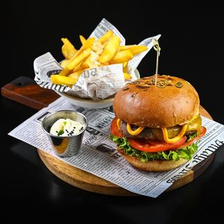 Burger dolofan de vită cu cartofi dippers - 450 gr 