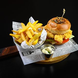 Burger dolofan de pui cu cartofi dippers - 450 gr 