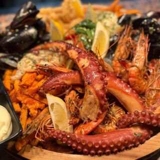 Platou fructe de mare - 4-6 persoane - 2700 gr