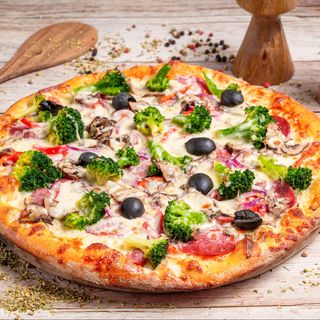 Pizza Supreme + sos gratis