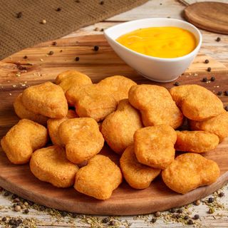 Bucket Nuggets Pui cu sos Cheddar 20 bucăți