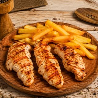 Piept de pui cu cartofi prajiti