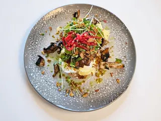 Mushrooms grand Benedict