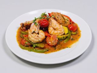 Creveti la tigair cu legume sote