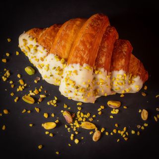 Croissant Fistic