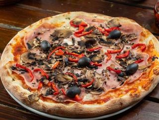Pizza Capriciosa Ø 32cm