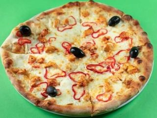 Pizza cu pui si sos alb Ø 32cm