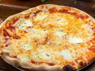 Pizza Quatro Formaggi Ø 32cm