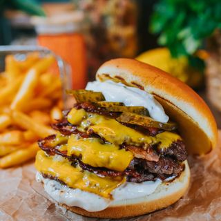 TRIPLE TRUFFLE SMASH BURGER 370\150GR