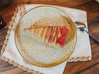 Cheesecake cu fistic si zmeura