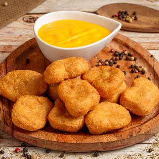 Nuggets Pui cu Sos Cheddar 10 bucăți