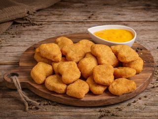 Bucket Nuggets Pui cu Sos Cheddar 20 bucăți