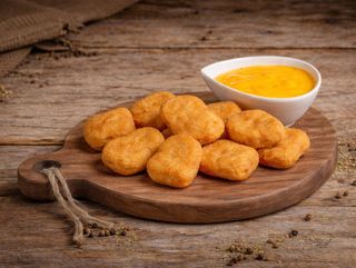Nuggets Pui cu Sos Cheddar 10 bucăți