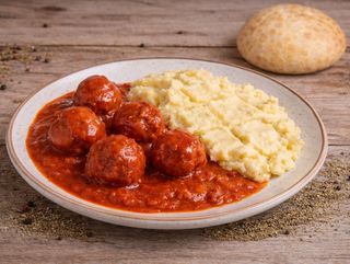 Chiftele Marinate în sos Roșu