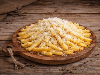 Cartofi cu brânză rasă