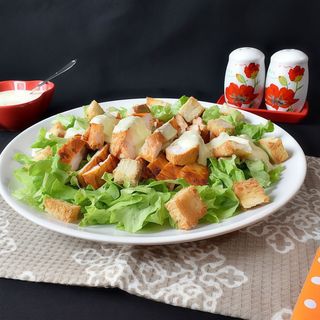 SALATA CAESAR CU PUI
