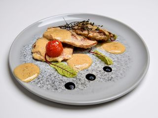 MUSCHIULET DE PORC IN SOS DE VIN