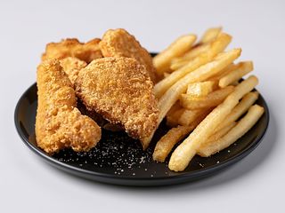 PIEPT DE PUI GRILL/SNITEL DE PUI/ PUI SHANGHAI CARTOFI PRAJITI