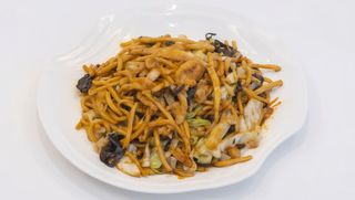 Tăieței prăjiți cu carne de pui