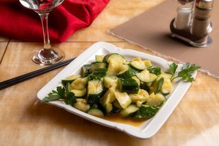 Salată de castraveți cu usturoi