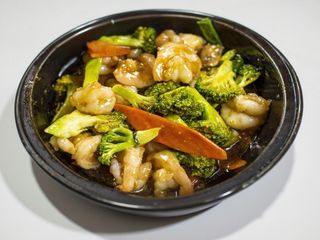 Creveți în sos dulce-acrișor