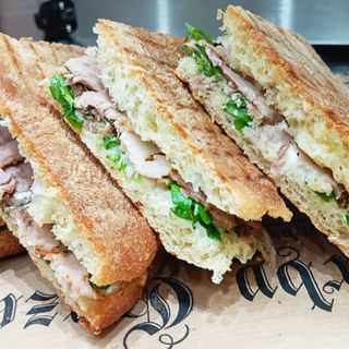 Focaccia Porc-Cremoasă