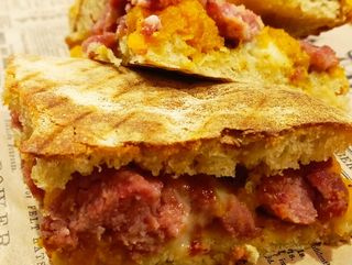 Focaccia cu Salsiccia, Dovleac si Gorgonzola