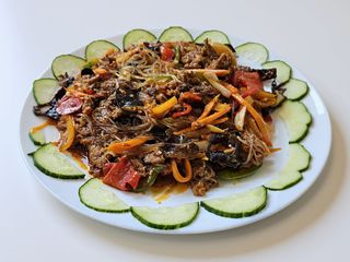 Taitei de orez cu porc