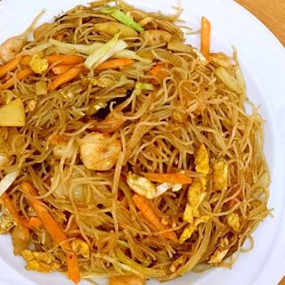 Noodles cu fructe de mare