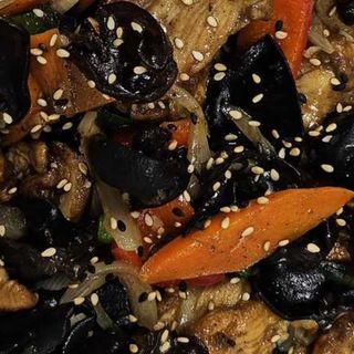 Pui cu urechi de lemn