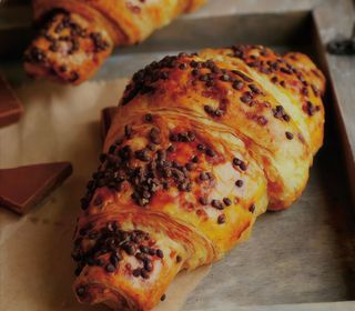 Croissant cu ciocolata