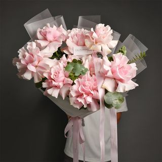 Buchet trandafiri speciali roz