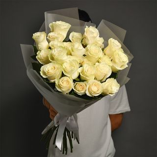 Buchet 25 trandafiri albi