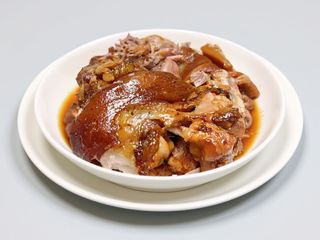 Ciolan de porc in sos soia