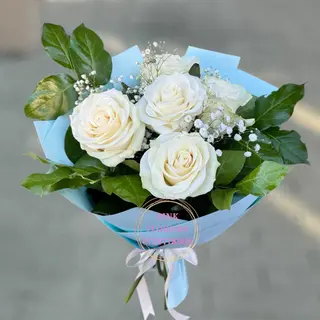 Buchet 5 trandafiri albi 