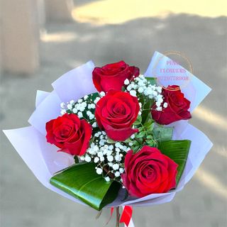 Buchet 5 trandafiri rosi 