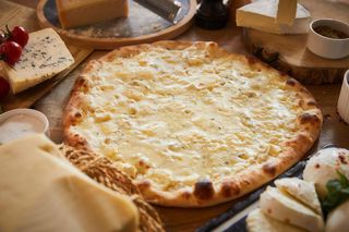 Pizza Quattro Formaggi Ø 32cm