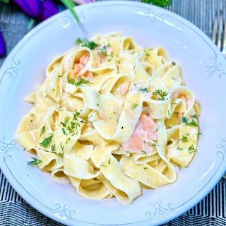 Tagliatelle al salmone