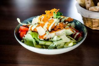 Salata verde cu piept de pui