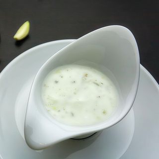 sos de maioneza cu usturoi