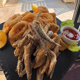 Fritto misto cu fructe de mare