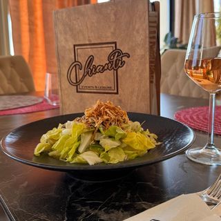 Mix de salată cu semințe și avocado