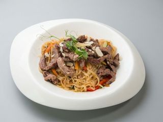 Noodles cu legume și vițel 420 gr