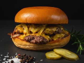 DOUBLE CHICAGO SMASHED BURGER