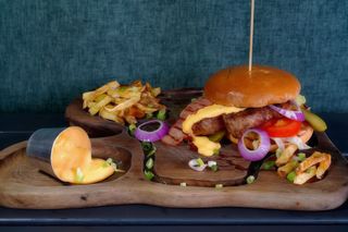 Meniu Burger cu ceafa de porc