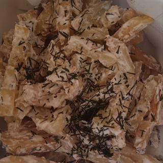 Cartofi noi cu brânză feta și marar