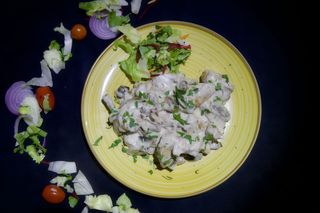 Piept de pui in sos de ciuperci