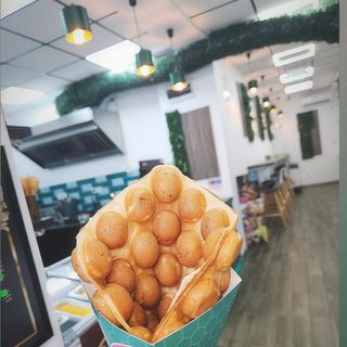 Bubble Waffles cu crema alba Oreo