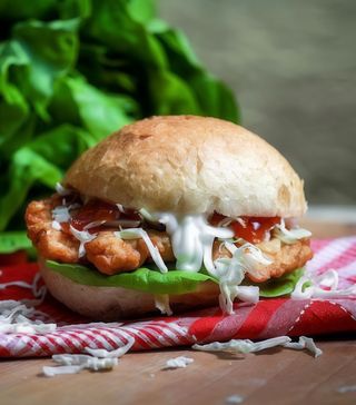 Sandwich cu snitel de pui